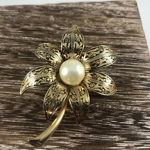 Vintage Spanish Damascene Faux Pearl Flower Brooch GoldTone w/Black Enamel